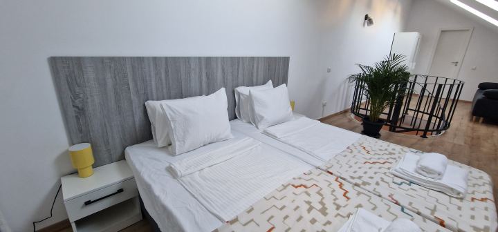 Apartament 8