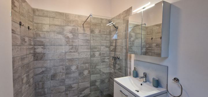Apartament 8