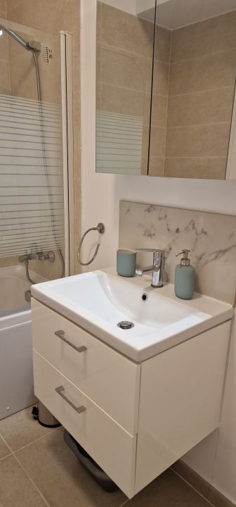 Apartament 8