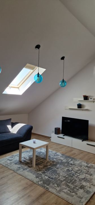 Apartament 8
